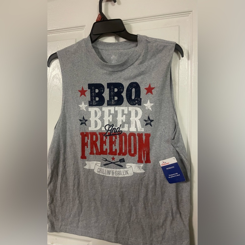 NWT Celebrate Patriotic‎ BBQ Beer & Freedom Graphic Muscle Tank Gray Medium